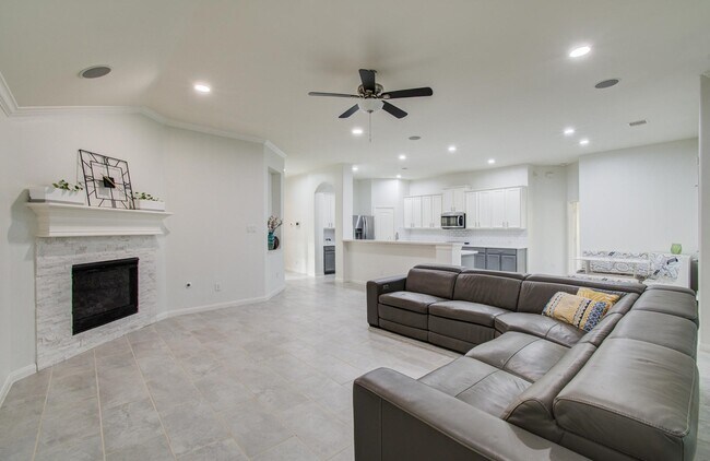 Building Photo - 4639 Regal Shadow Ln