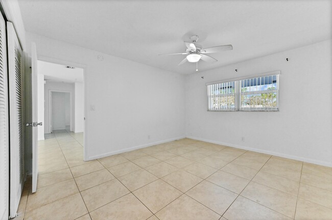 Building Photo - 243 NW 35th St