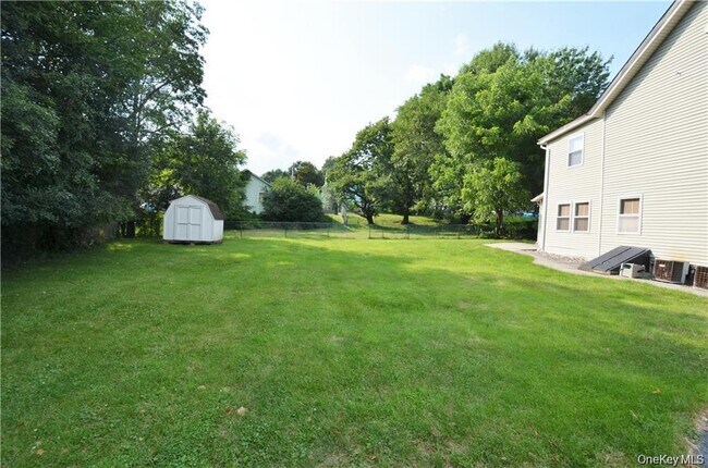 Building Photo - 11 Middle St