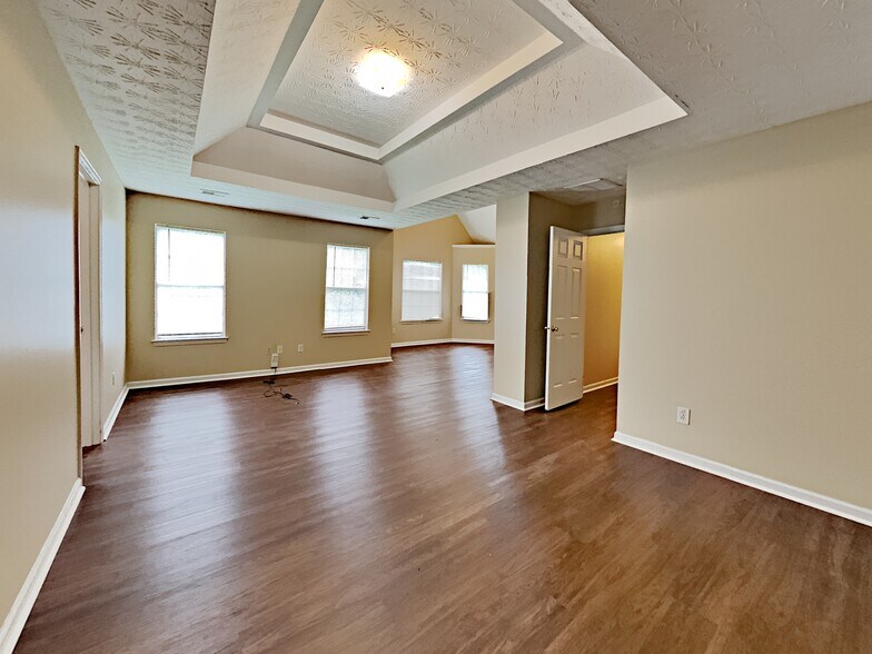 Building Photo - 1012 Grace Marie Ln