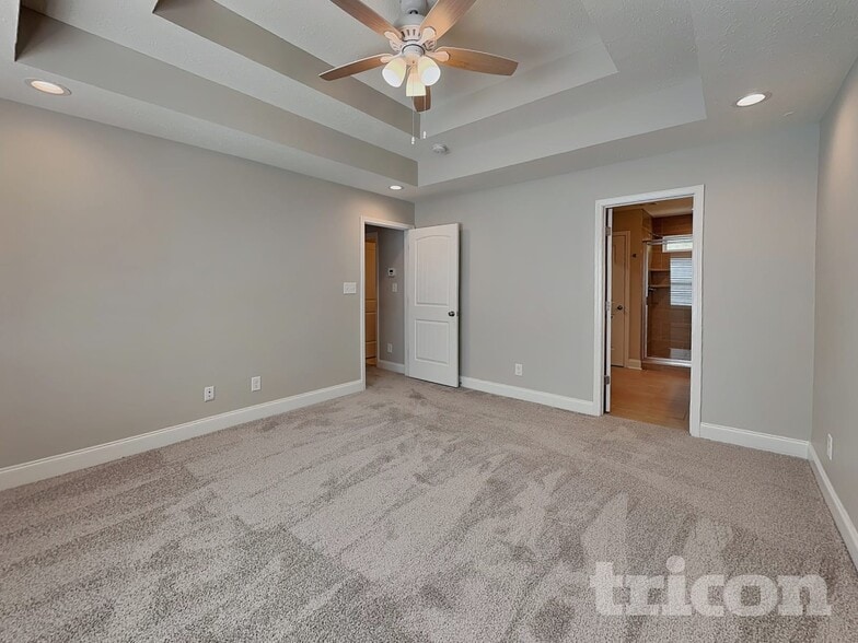 Building Photo - 204 Bonnell Dr