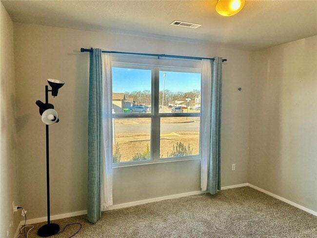 Building Photo - 920 Queen St