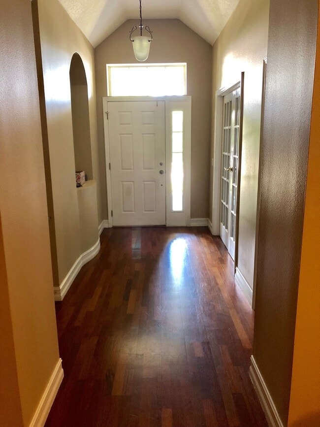 Building Photo - MOVE IN SPECIAL- Charming 3/2 home w/ formal office/4th bedroom and fenced yard in Harmony