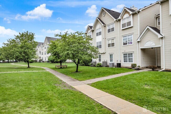 Building Photo - 21 Inverness Dr