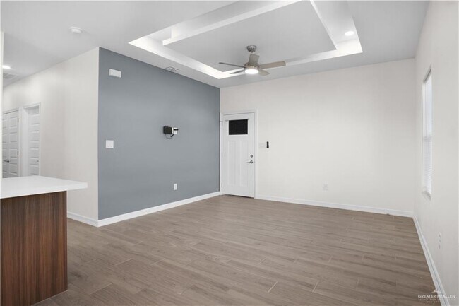 Building Photo - 25 N Onyx Ave