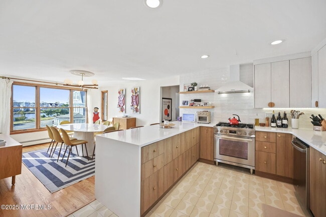 Building Photo - 113 Central Ave