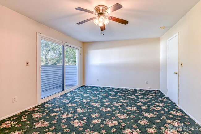 Building Photo - 920 Merritt Dr