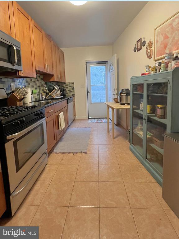 Building Photo - 1415 S 4th St