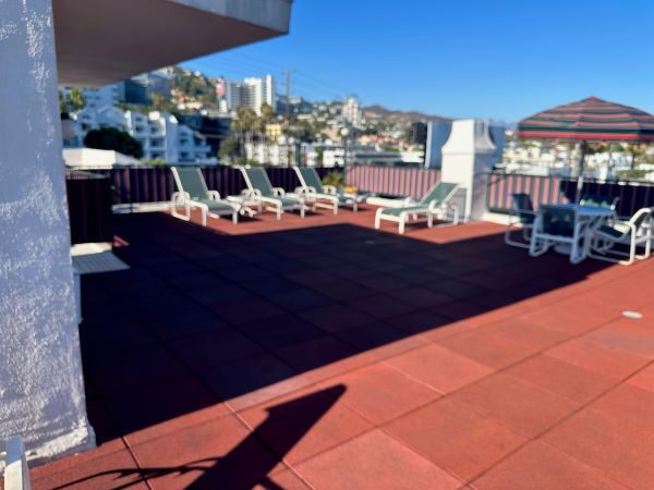 Roof Top Lounge Area - 8530 Holloway Dr