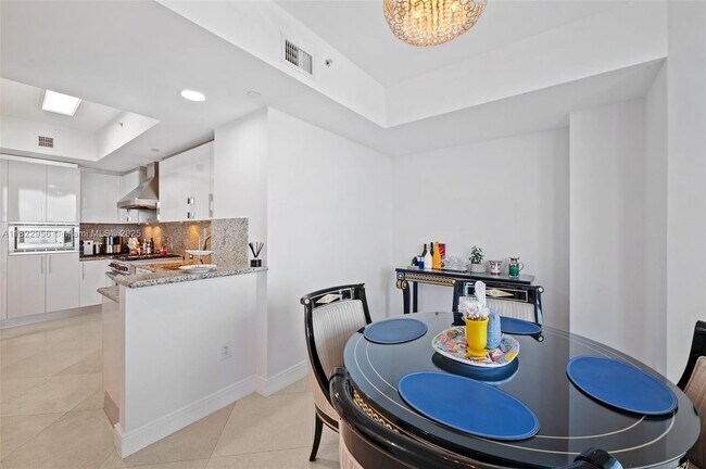 Building Photo - 17875 Collins Ave