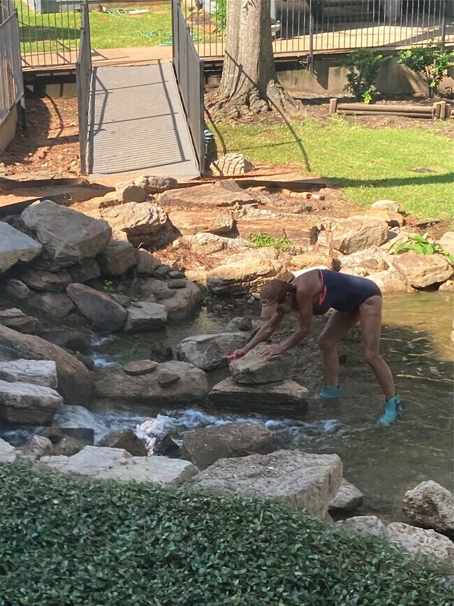 Building Photo - 12500 Melville Dr