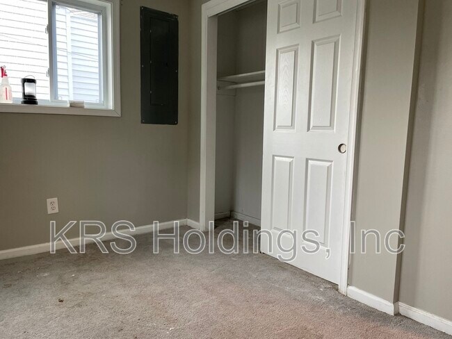 Building Photo - 1515 Cronin Dr