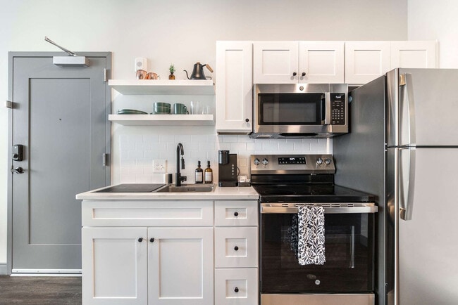 Building Photo - 781 Spring St