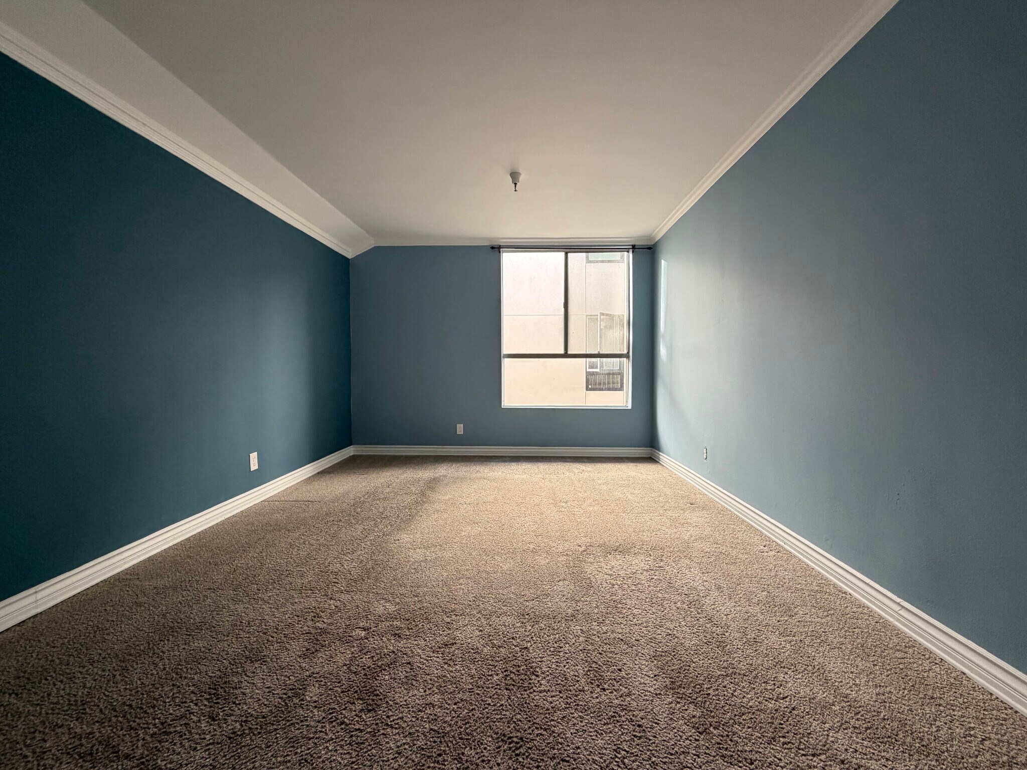 Building Photo - 5143 Bakman Ave