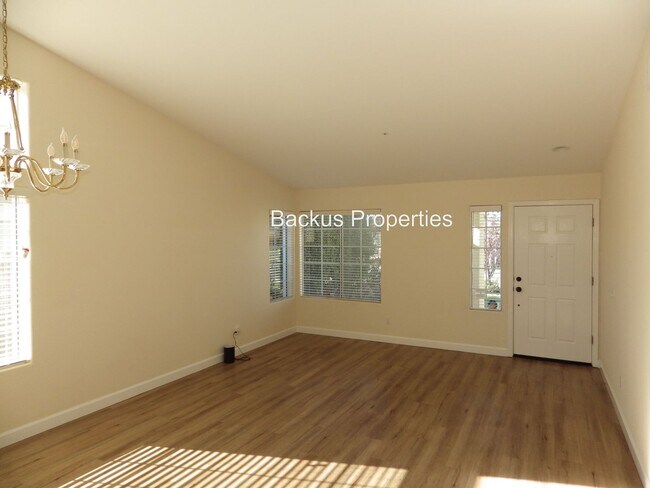 Building Photo - Wonderful Four beddroom home on Chamise Dr...