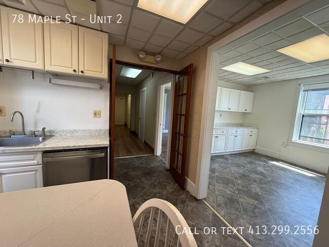 Building Photo - 78 Maple St