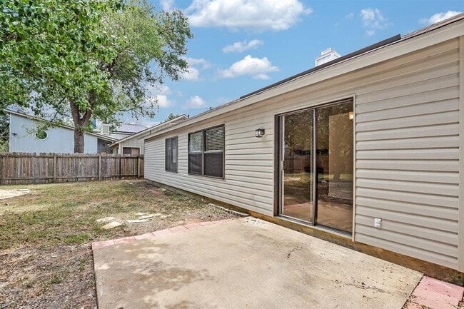 Building Photo - 1305 Elm Forest Dr