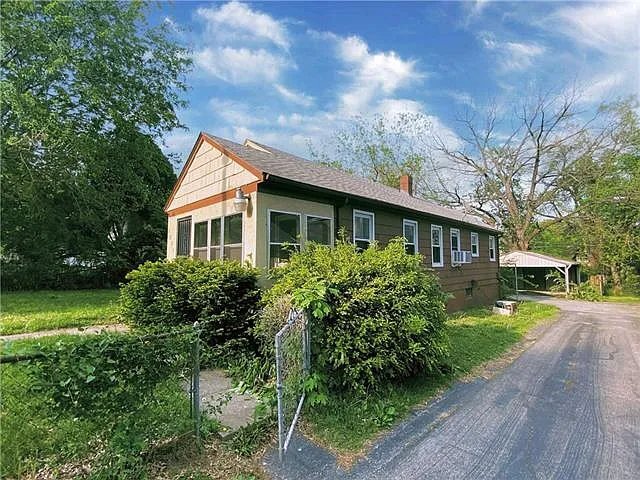 Building Photo - 5807 Olive St