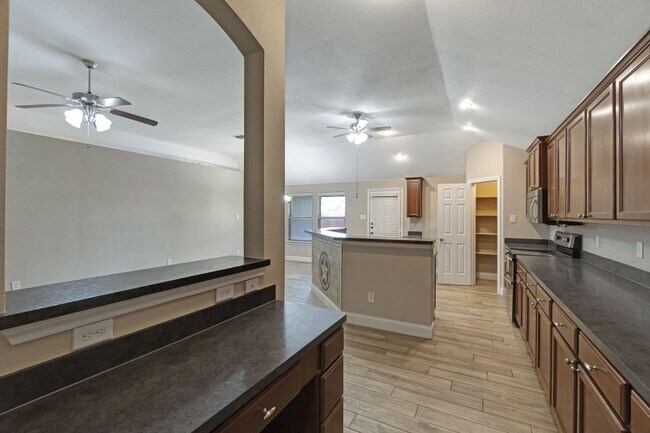 Building Photo - Ready for you to call this one home!