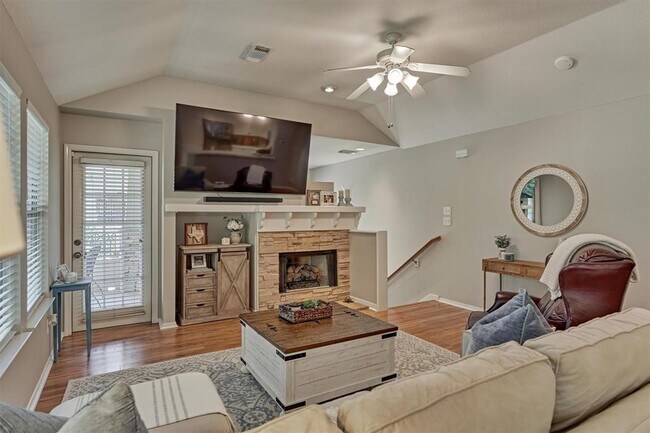 Primary Photo - 87 Woodlily Pl