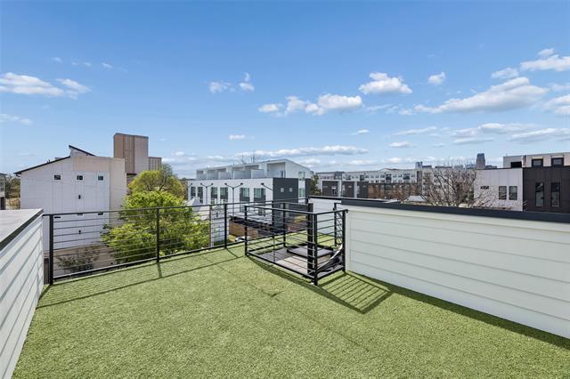 Building Photo - 4217 Roseland Ave