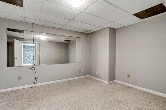 Building Photo - 510 Jacaranda Ct