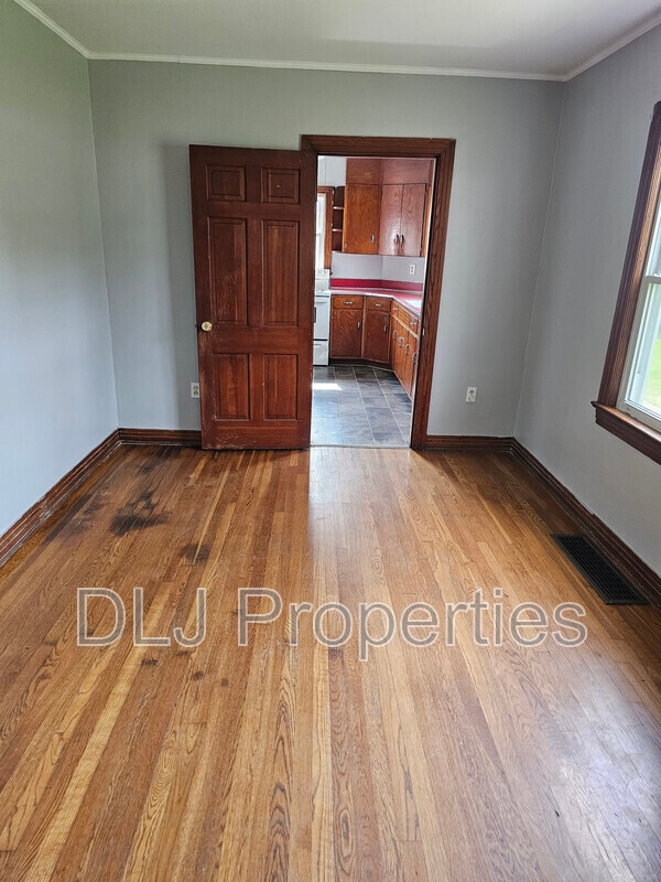 Building Photo - 816 Andrew Johnson Hwy