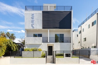 Building Photo - 222 N Coronado St