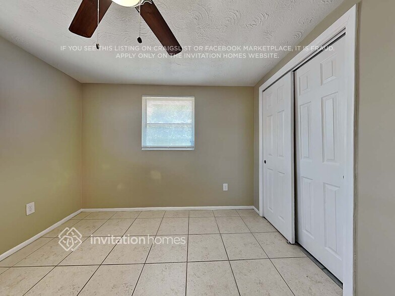 Building Photo - 3402 Eisenhower Dr