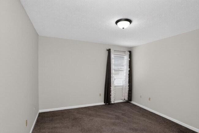 Building Photo - Charming 2BR Condo in Calhoun