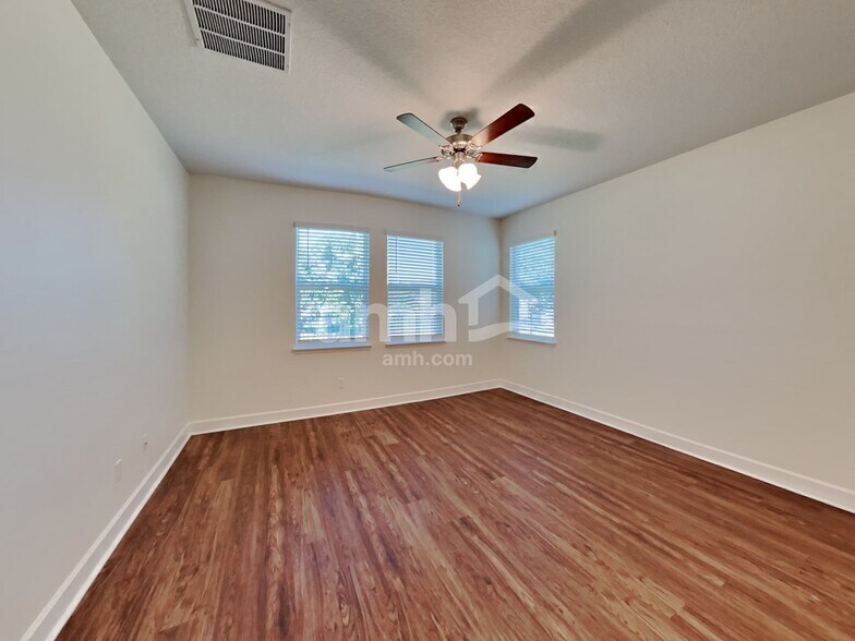 Building Photo - 2450 Ixora Ct