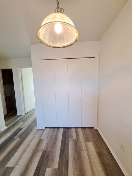 Building Photo - 5706 Greengate Dr