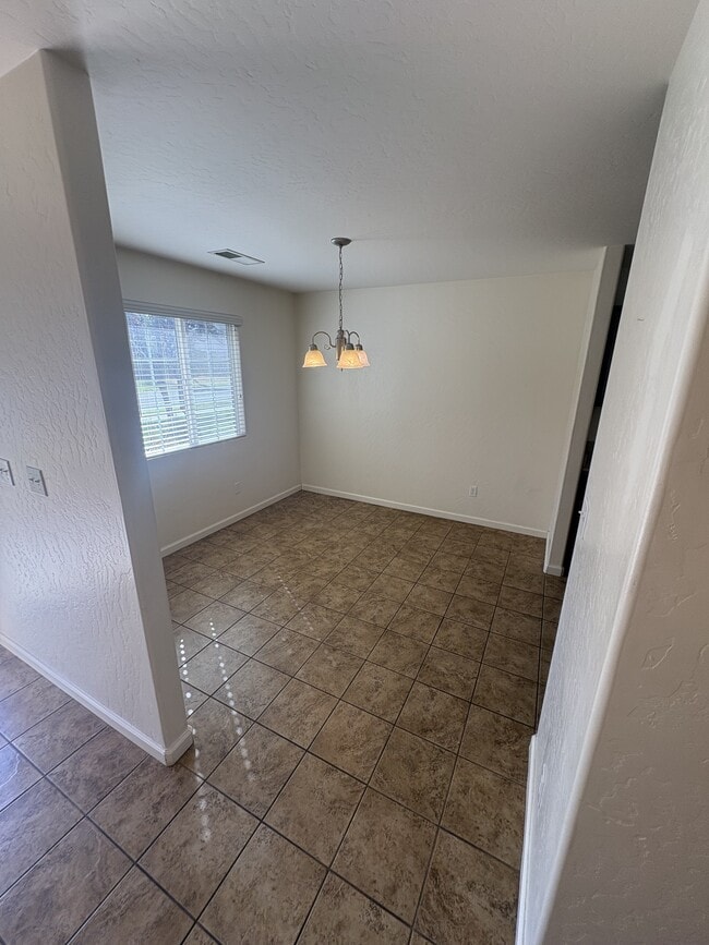 Building Photo - 3431 N Linda Vista St