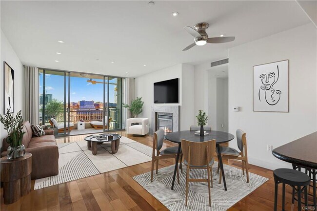 Building Photo - 3071 Scholarship