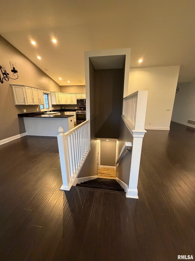 Building Photo - 2625 E 56th Ct