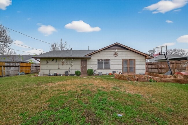 Building Photo - 7702 Rockhill St