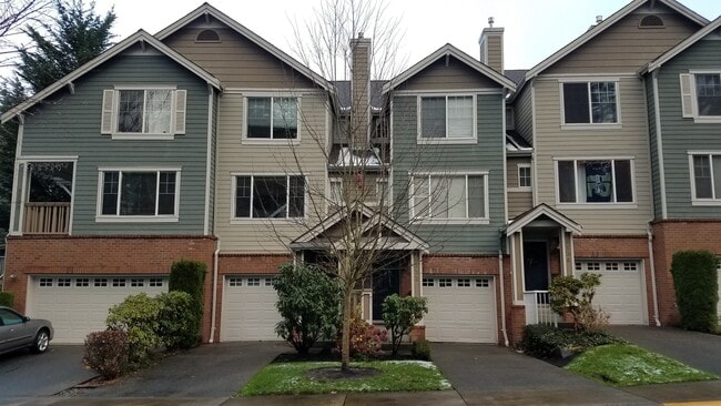 Building Photo - Klahanie 2 bedroom condo is available to m...