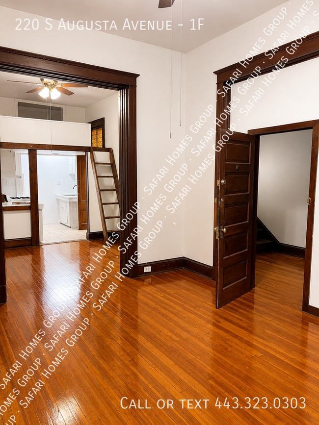 Building Photo - 220 S Augusta Ave