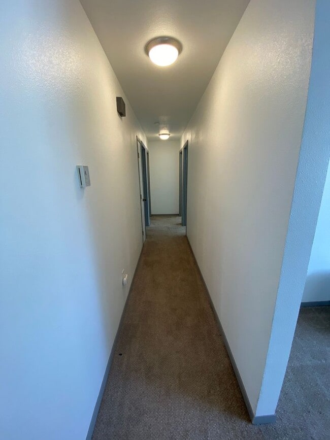 Building Photo - 863 Stol Dr