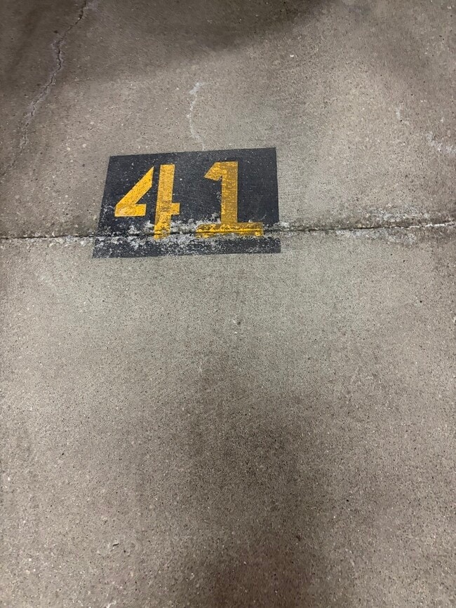 Building Photo - 57 Hunt Club Dr