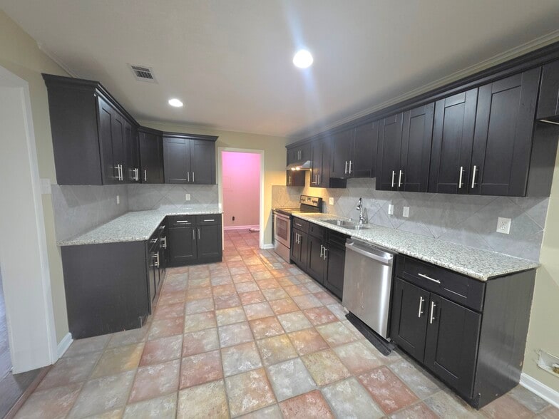 Building Photo - 5219 Goodland Dr