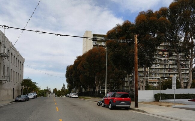 Building Photo - 340 S Mesa St