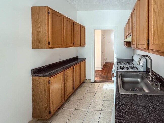 Building Photo - 36 Duncan Ave