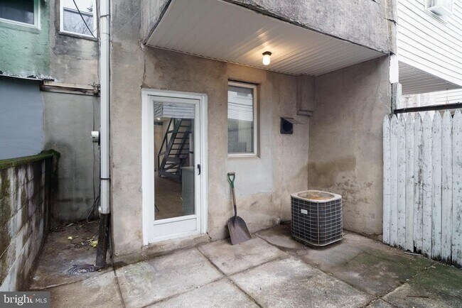 Building Photo - 2529 S Camac St