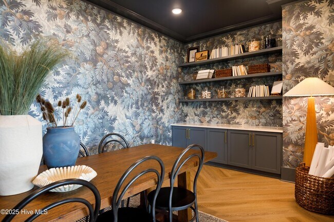 Building Photo - 4568 Tides Wy