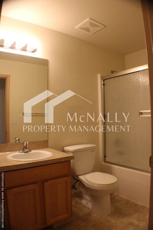 Building Photo - 3 Bedroom Fox Island Home