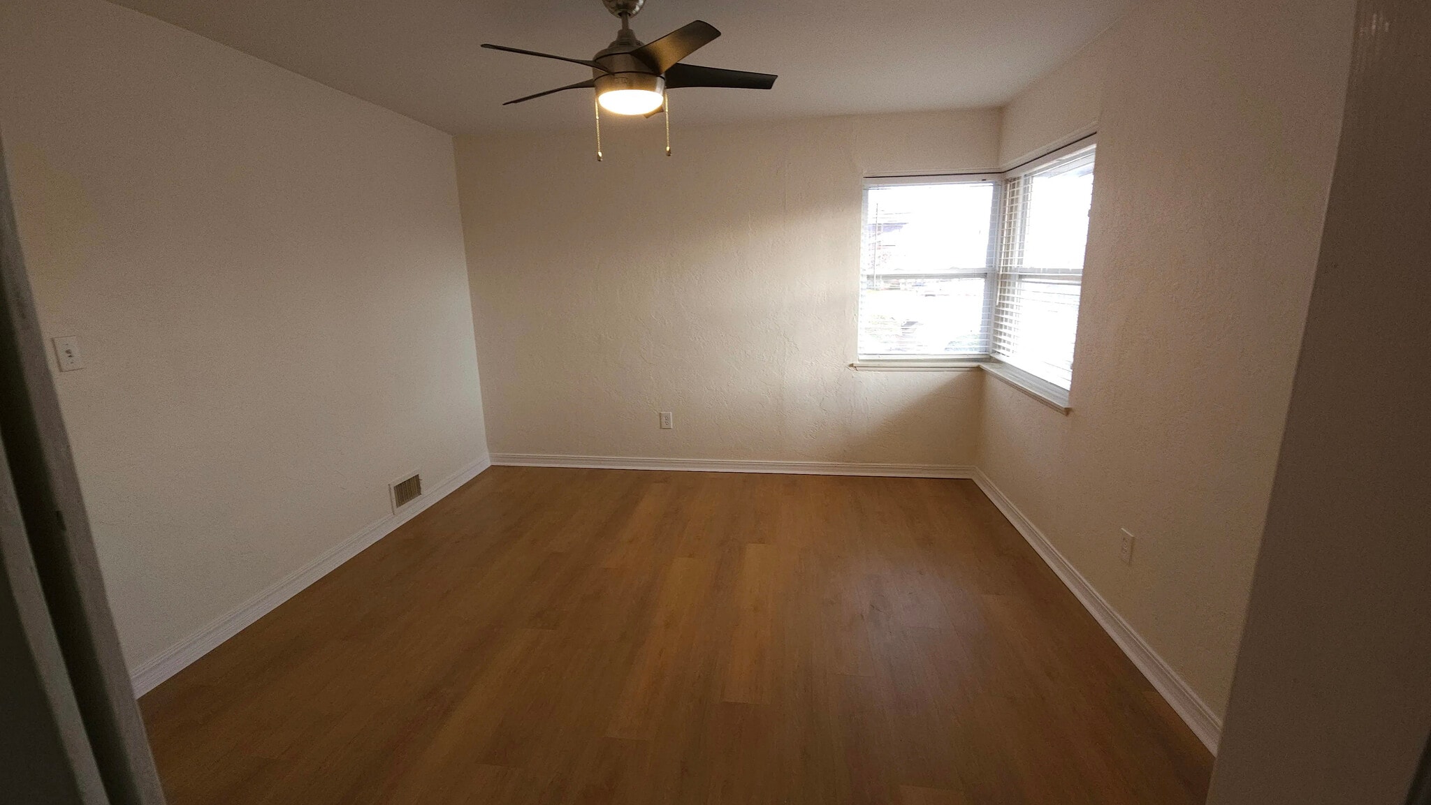 Building Photo - 2717 Clermont Pl