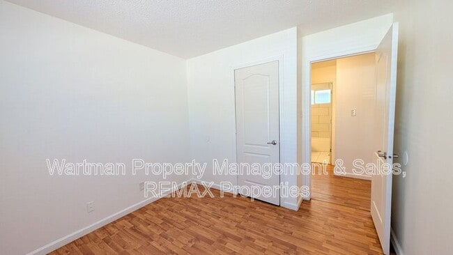 Building Photo - 3003 Gomer Ave