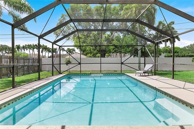 Building Photo - 11909 SW 48th Ct