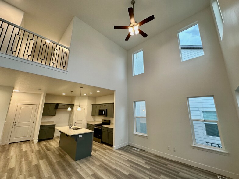 Building Photo - 4558 W Watchmen Wy